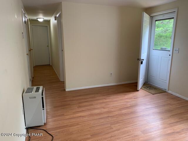 Listing photo 3 for 9894 Breezeway Ter, Tobyhanna PA 18466