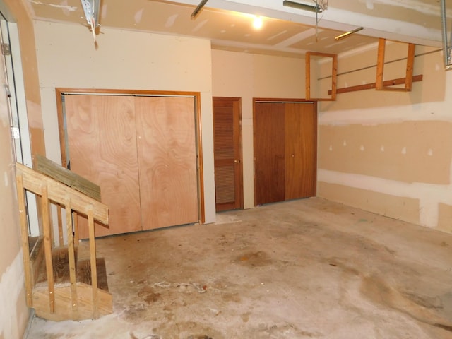 8150 Mayfair Rd, Tobyhanna, PA 18466 - view of garage