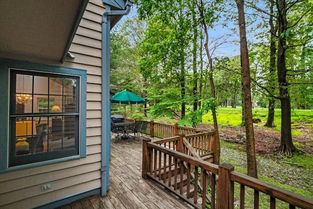 606 Buck Cir, Buck Hill Falls, PA 18323 - wooden deck featuring outdoor dining space