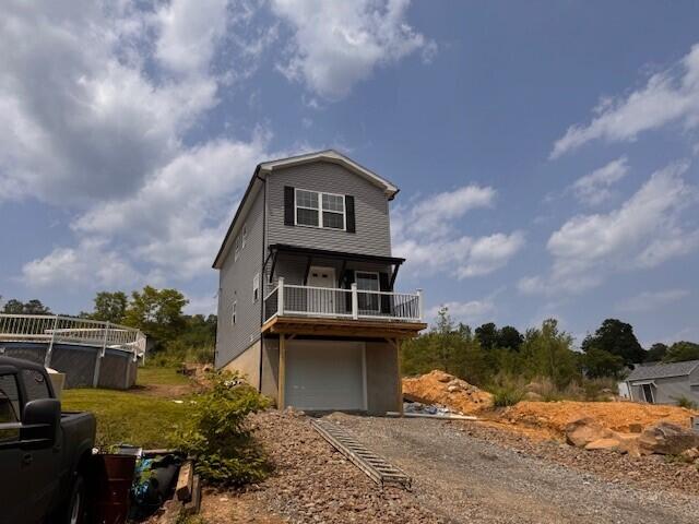 1025 W Princeton Ave, Palmerton, PA 18071 - view of front of home featuring driveway and an attached garage