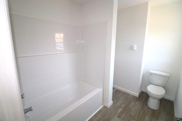 1025 W Princeton Ave, Palmerton, PA 18071 - full bath with wood finished floors and washtub / shower combination