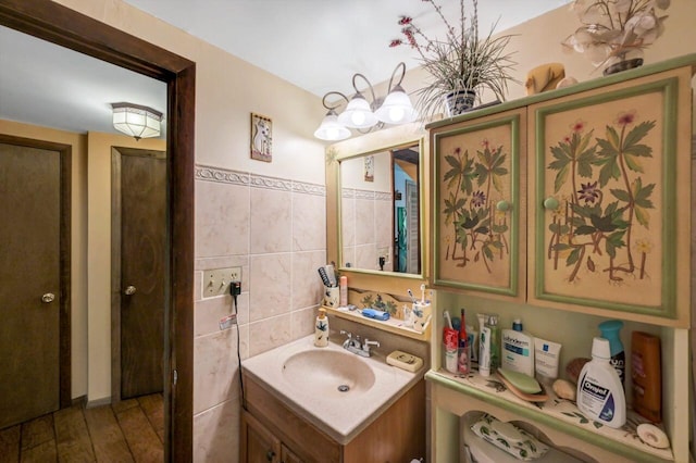 2459 Overlook Ln, Pocono Pines, PA 18350 - bathroom with tile walls, vanity, and wood finished floors