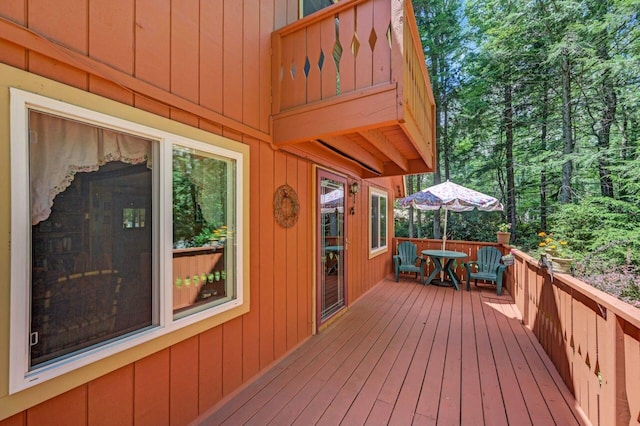 2459 Overlook Ln, Pocono Pines, PA 18350 - deck with outdoor dining area