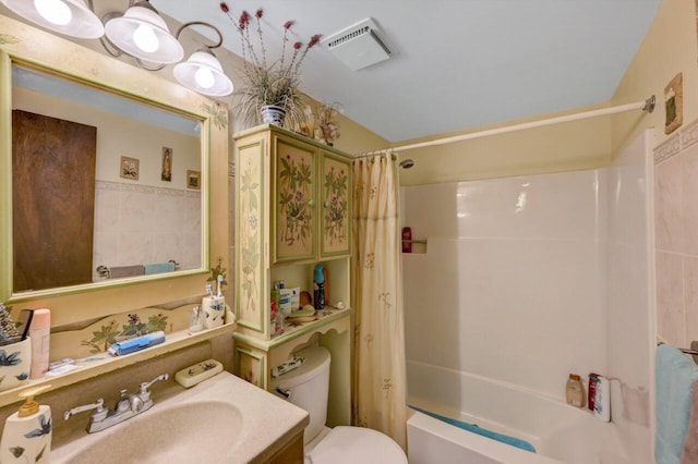 2459 Overlook Ln, Pocono Pines, PA 18350 - bathroom featuring shower / tub combo with curtain and vanity