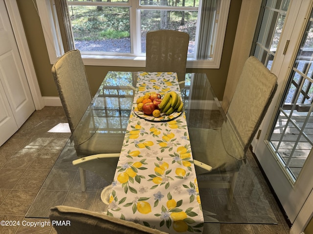 dining area with baseboards