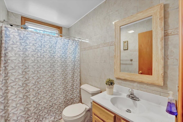 318 N Arrow Dr, Pocono Lake, PA 18347 - full bathroom with tile walls, vanity, and a shower with curtain