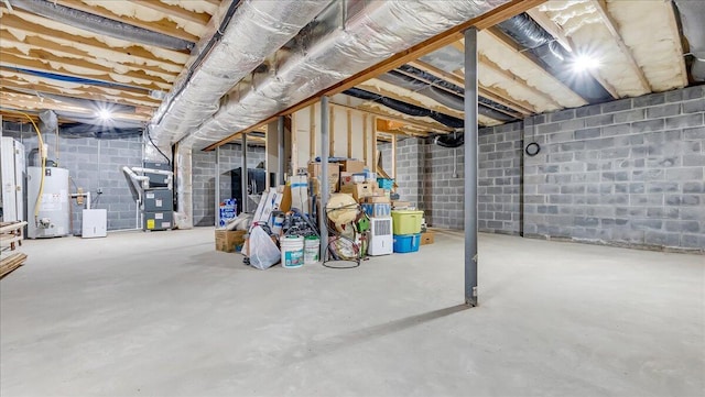 169 Roberts Rd, Starlight, PA 18461 - unfinished below grade area with gas water heater and heating unit
