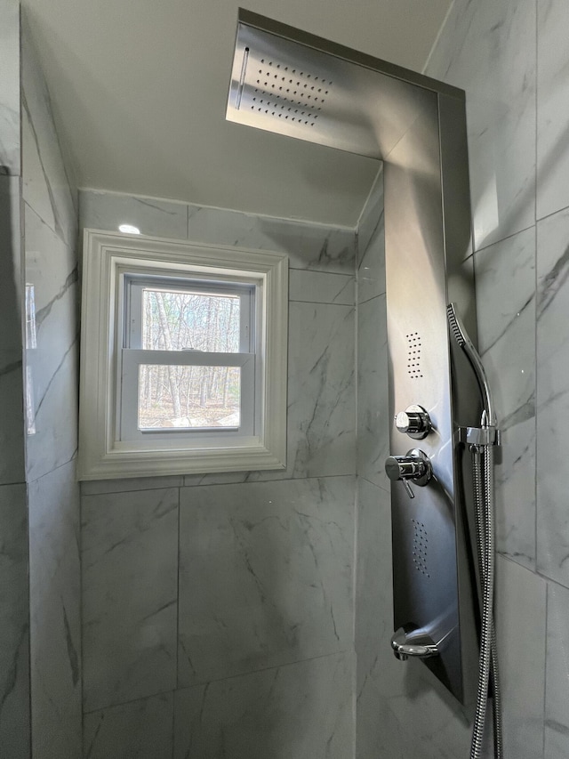 108 Devils Hole Rd, Cresco, PA 18326 - full bathroom featuring tiled shower