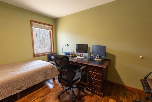 office with baseboards and wood finished floors