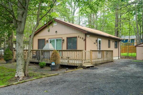 8417 Porcupine Dr, Tobyhanna, PA 18466 - photo 1