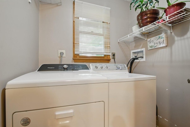 3106 Janet St, East Stroudsburg, PA 18301 - laundry area featuring washing machine and clothes dryer