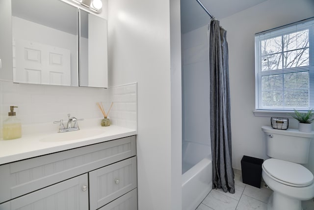 5175 White Birch Dr, Long Pond, PA 18334 - full bath featuring toilet, tasteful backsplash, vanity, shower / bathtub combination with curtain, and baseboards