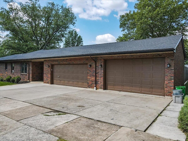 2705 W Gordon St, Allentown, PA 18104 - garage featuring concrete driveway