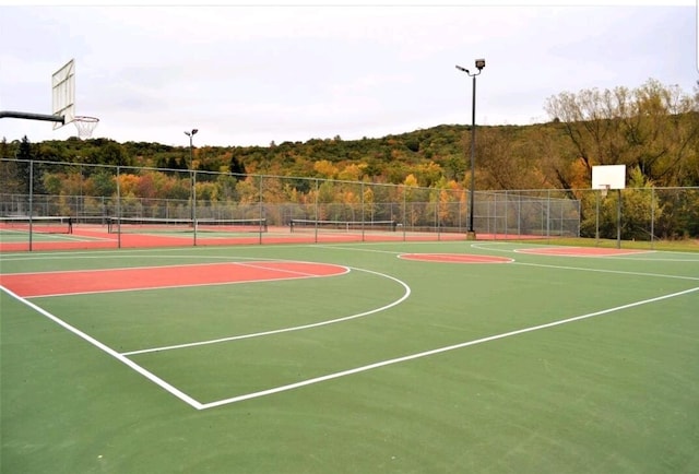210 Dover Dr, Bushkill, PA 18324 - view of sport court with community basketball court