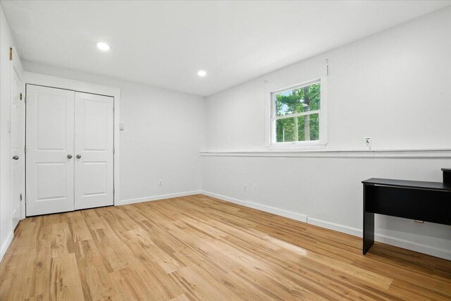 52 Bull Pine Rd, East Stroudsburg, PA 18301 - unfurnished bedroom featuring light wood-style flooring, a closet, and recessed lighting