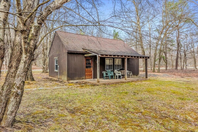 view of outbuilding