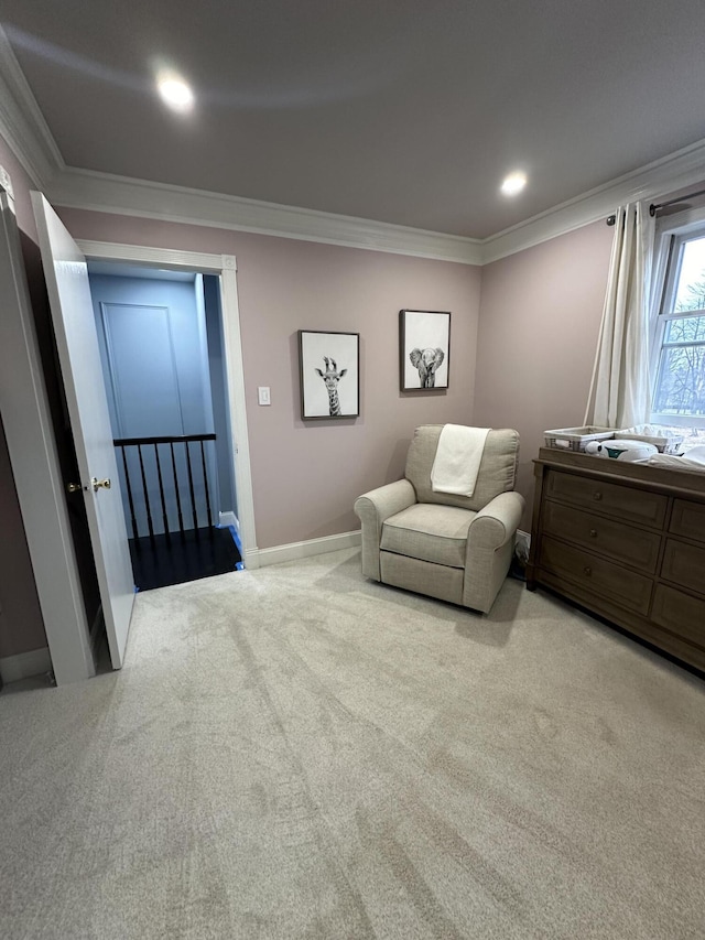 living area featuring recessed lighting, carpet flooring, baseboards, and crown molding