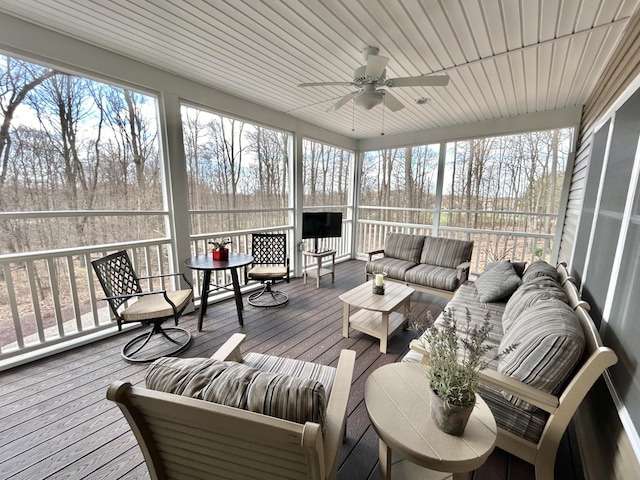 565 Ridge Rd, Bangor, PA 18013 - sunroom featuring outdoor lounge area and a ceiling fan
