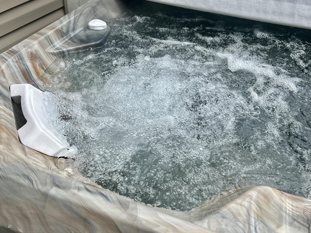 565 Ridge Rd, Bangor, PA 18013 - details featuring a hot tub