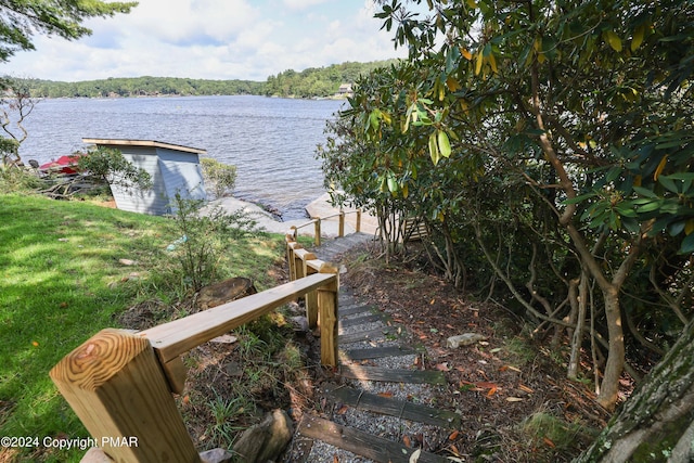 view of yard with a water view