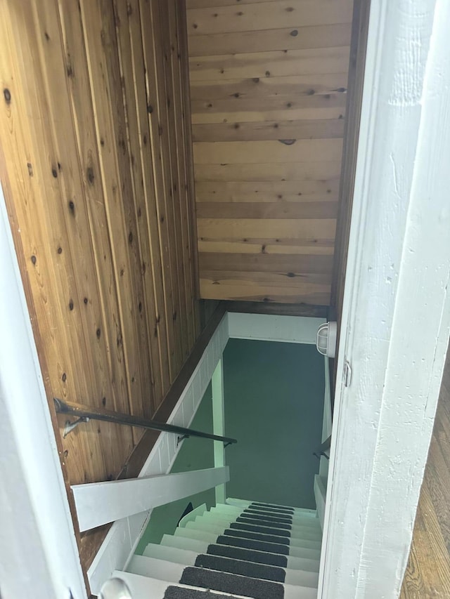 4932 Pine Ridge Dr W, Bushkill, PA 18324 - stairway with wood walls