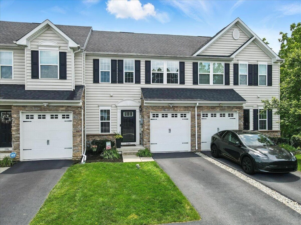 1104 Westminster Dr, Breinigsville, PA 18031 - photo 1