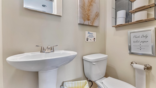 9148 Brandywine Dr, Tobyhanna, PA 18466 - half bathroom with toilet and a sink