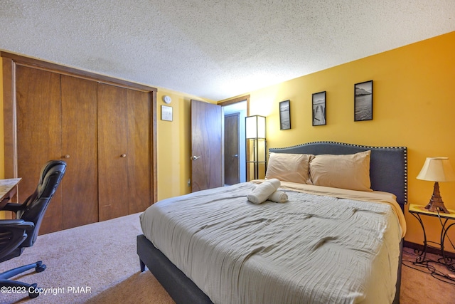 244 High Pass Way, Tannersville, PA 18372 - carpeted bedroom featuring a closet and a textured ceiling