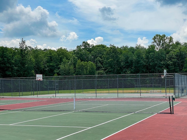 195 Brentwood Dr, Bushkill, PA 18324 - view of tennis court with community basketball court and fence