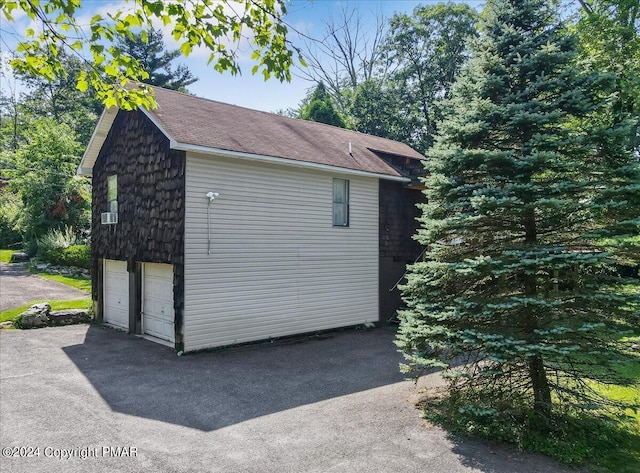 188 Olde Schoolhouse Rd, Cresco, PA 18326 - garage featuring aphalt driveway