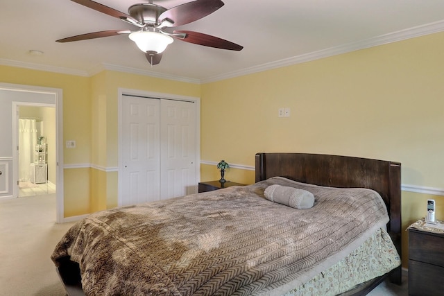 5181 Hilltop Cir E, Stroudsburg, PA 18301 - bedroom featuring crown molding, a closet, ceiling fan, and carpet flooring