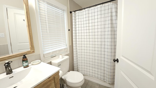 104 Haverhill Rd, Buck Hill Falls, PA 18323 - full bath with vanity and a shower with curtain