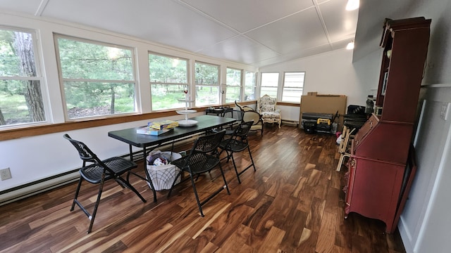 104 Haverhill Rd, Buck Hill Falls, PA 18323 - sunroom featuring vaulted ceiling