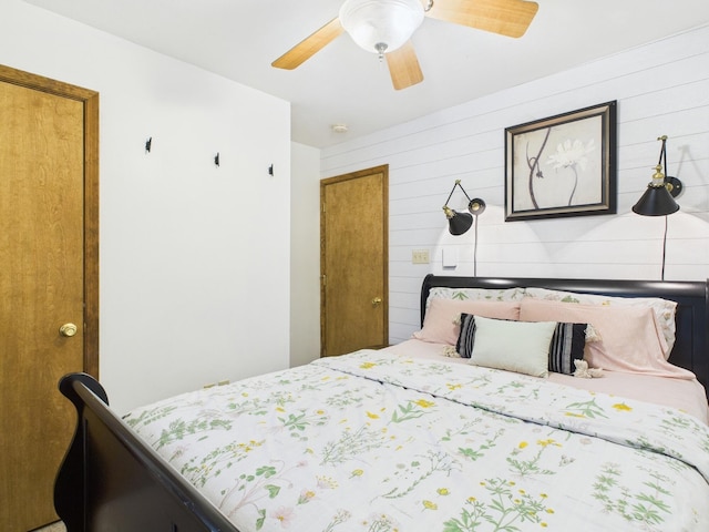 bedroom with ceiling fan