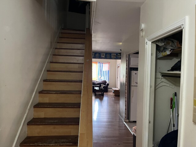 507 Thomas St, Stroudsburg, PA 18360 - stairs with wood finished floors