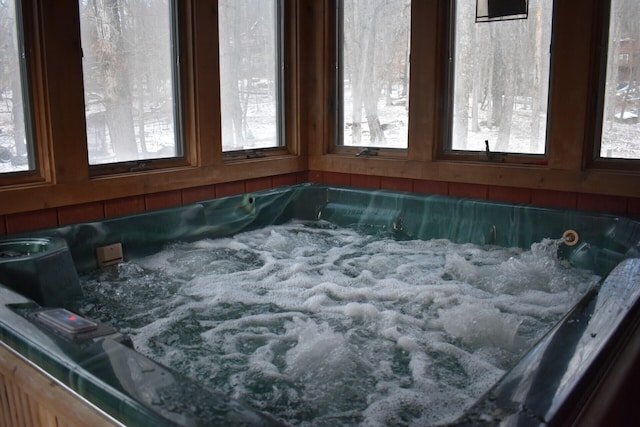 6414 Decker Rd, Bushkill, PA 18324 - detailed view of a hot tub