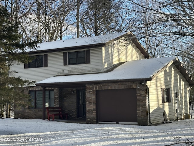 view of front facade featuring a garage