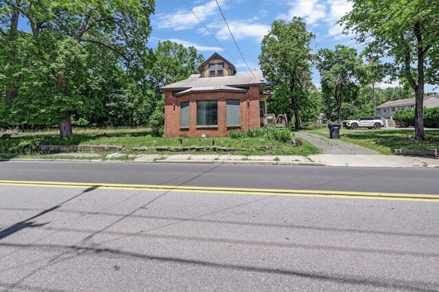 1198 W Main St, Stroudsburg, PA 18360 - view of front facade featuring brick siding