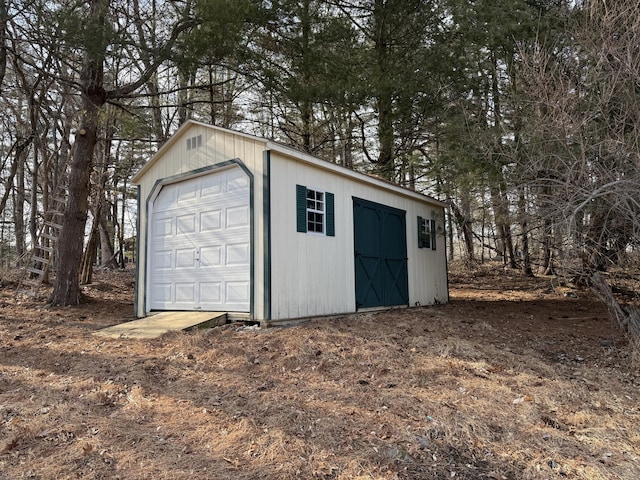 view of detached garage