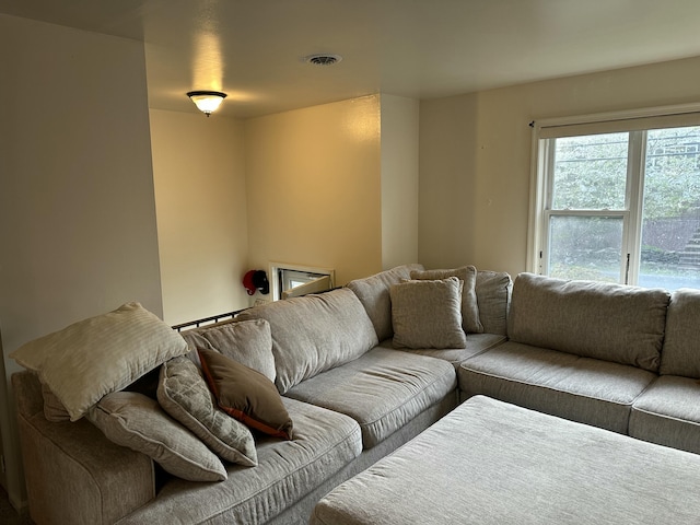1010 Knollwood Dr, Tobyhanna, PA 18466 - view of living area