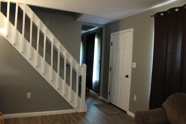5147 Arrowhead Ln, East Stroudsburg, PA 18302 - entrance foyer featuring wood finished floors and baseboards
