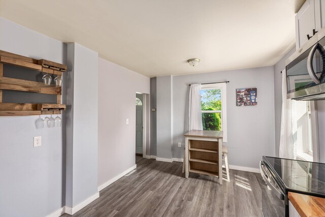 490 Richmond Rd, Bangor, PA 18013 - dining space with dark wood-style flooring and baseboards