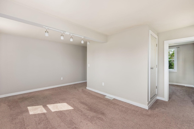 490 Richmond Rd, Bangor, PA 18013 - unfurnished room with carpet, rail lighting, and baseboards
