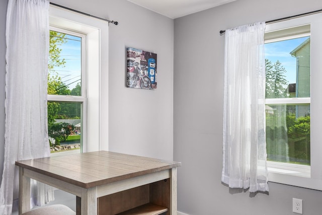 490 Richmond Rd, Bangor, PA 18013 - dining area with baseboards