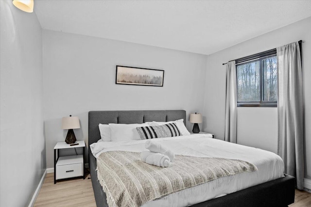 1150 Country Place Dr, Tobyhanna, PA 18466 - bedroom featuring light wood-style flooring and baseboards