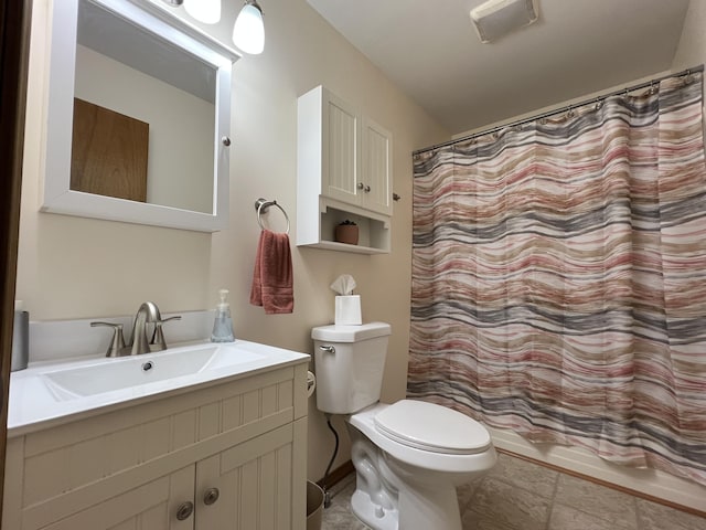 2291 Mountain Rd, Stroudsburg, PA 18360 - bathroom featuring toilet, vanity, and shower / tub combo