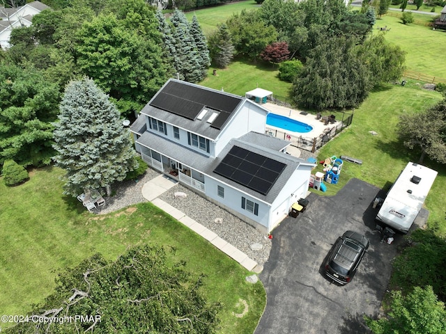 2577 Highland Cir, Stroudsburg, PA 18360 - view of subject property featuring a pool