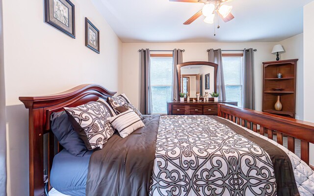 1154 Park Dr, East Stroudsburg, PA 18302 - bedroom featuring ceiling fan