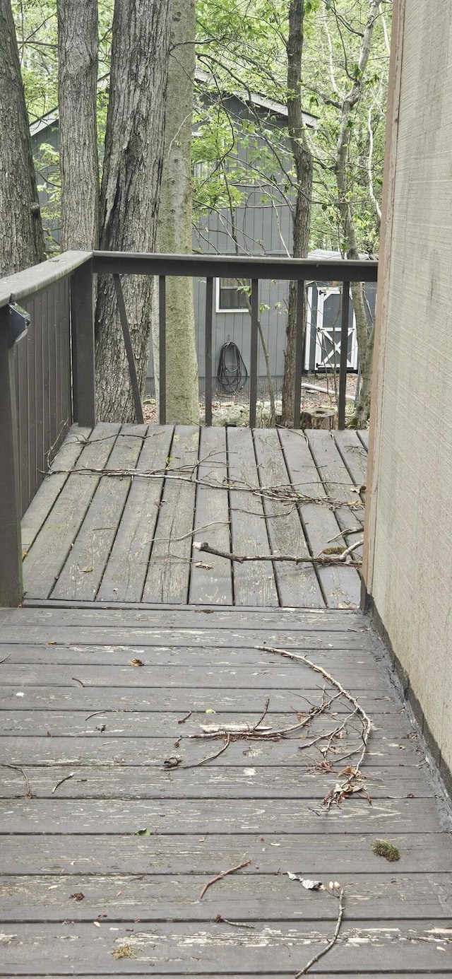 8934 Deerfield Rd, Tobyhanna, PA 18466 - view of wooden deck
