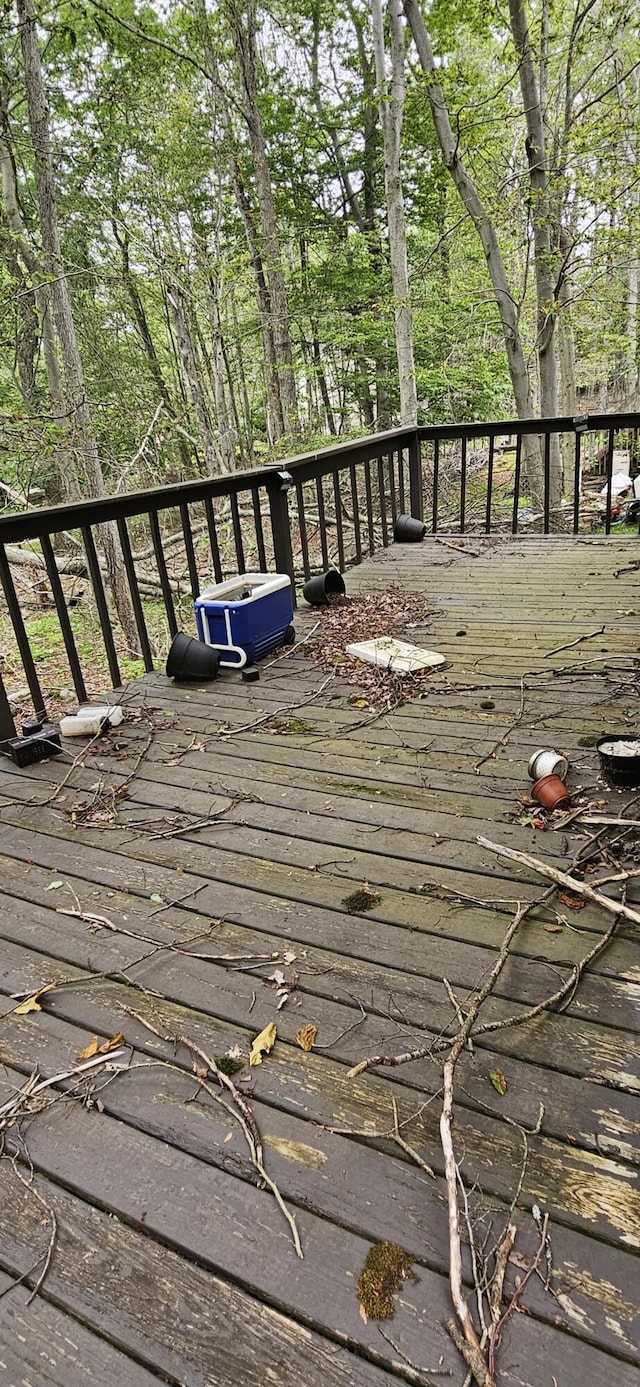 8934 Deerfield Rd, Tobyhanna, PA 18466 - view of wooden terrace